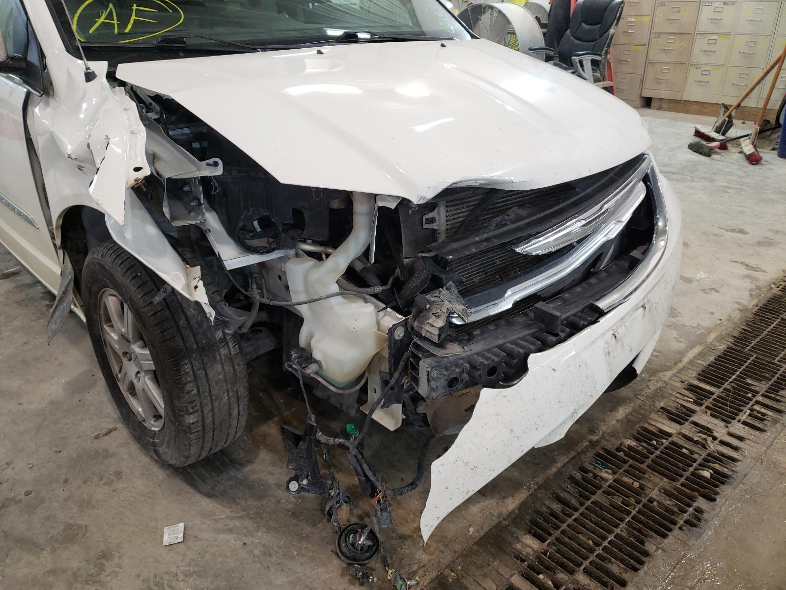 Photo 9 from auction – 2013 CHRYSLER TOWN & COU with VIN 2C4RC1BG3DR577244