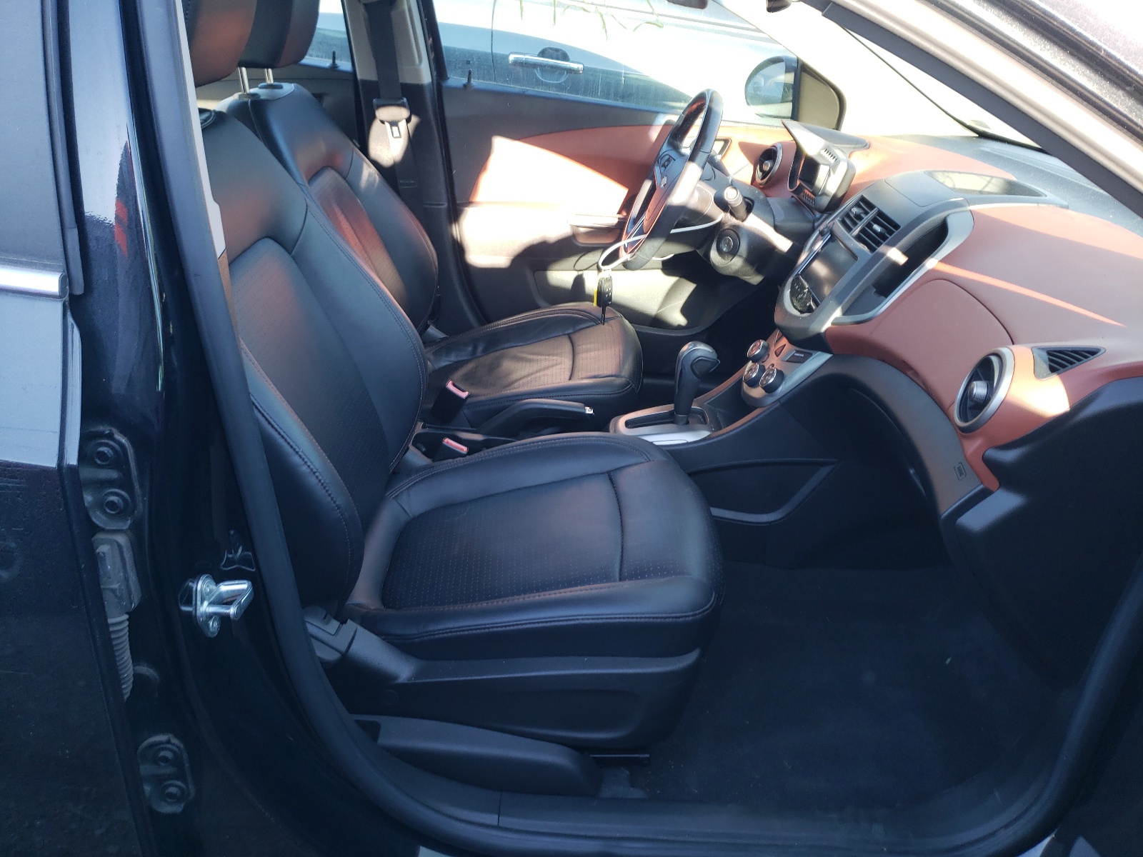 Photo 5 from auction – 2013 CHEVROLET SONIC LTZ with VIN 1G1JE5SB6D4145424