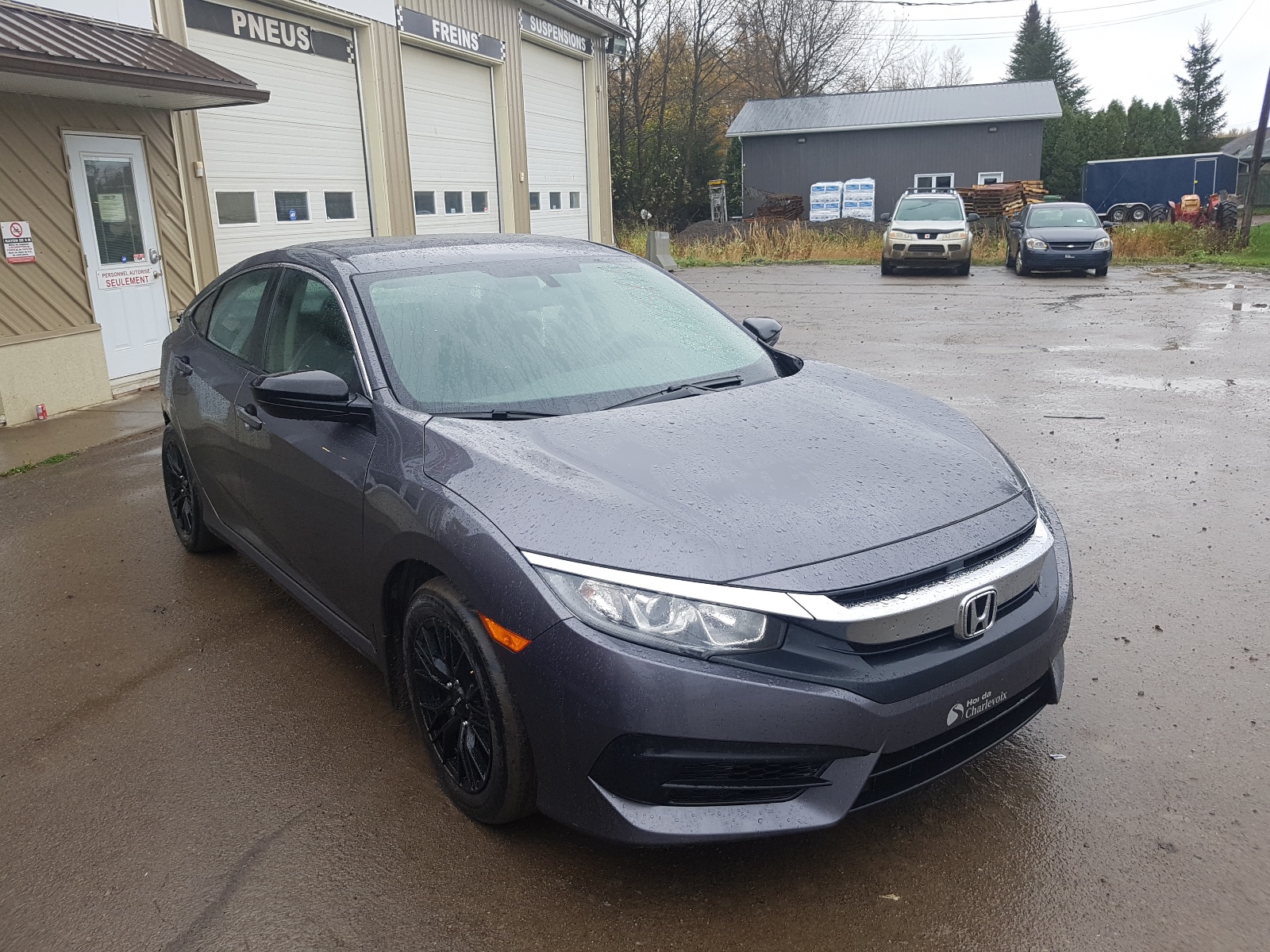 HONDA CIVIC DX 2017 z numerem VIN 2HGFC2E27HH025266 - Zdjęcie z aukcji