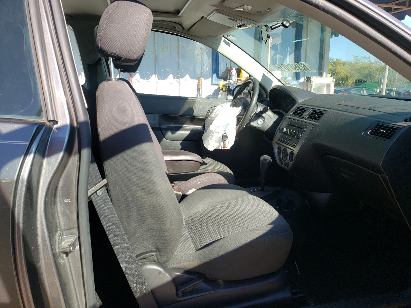 Photo 5 from auction – 2007 FORD FOCUS ZX3 with VIN 1FAFP31N47W142768