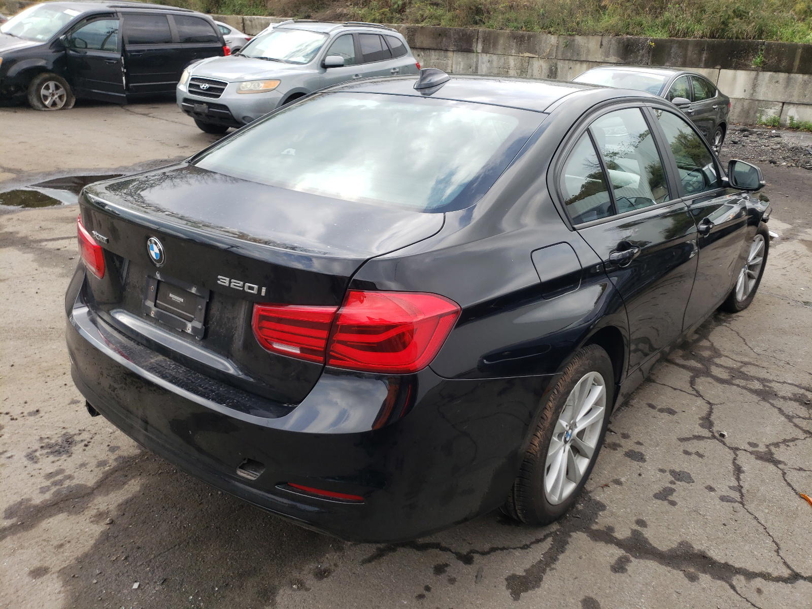 Photo 4 from auction – 2017 BMW 320 XI with VIN WBA8A3C37HA066944