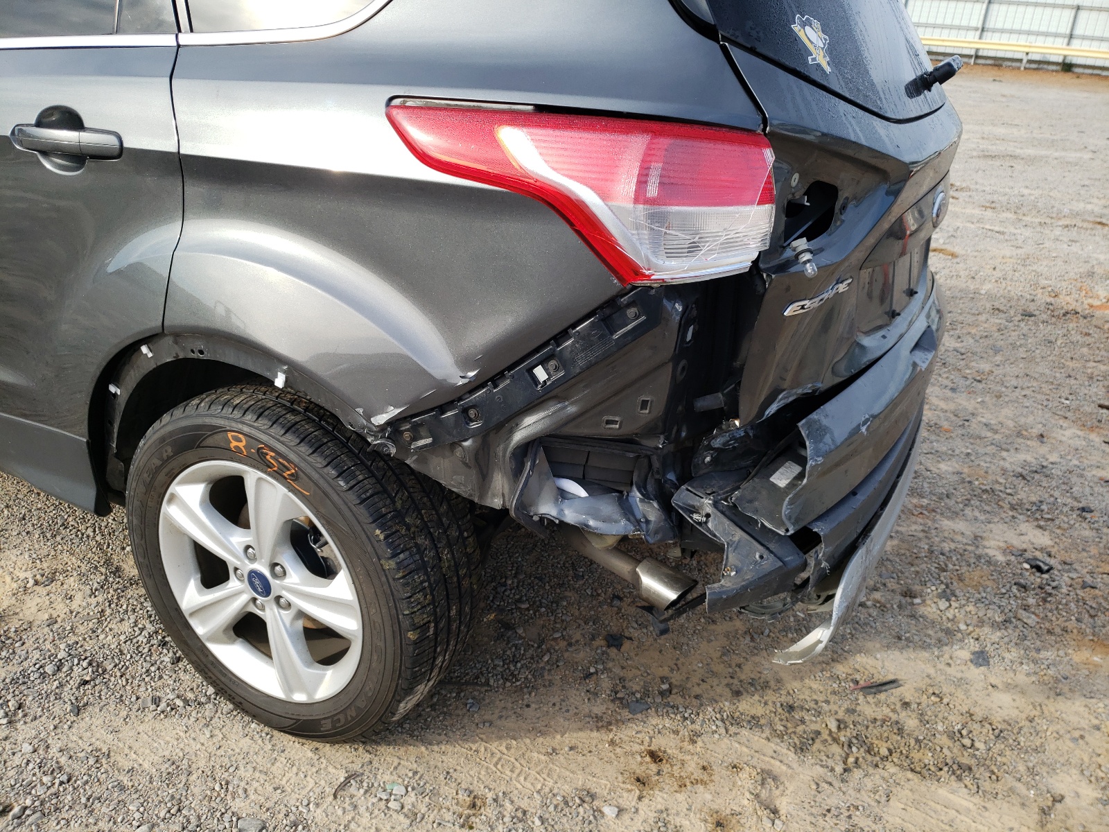 Photo 9 from auction – 2016 FORD ESCAPE SE with VIN 1FMCU9GX0GUB90275