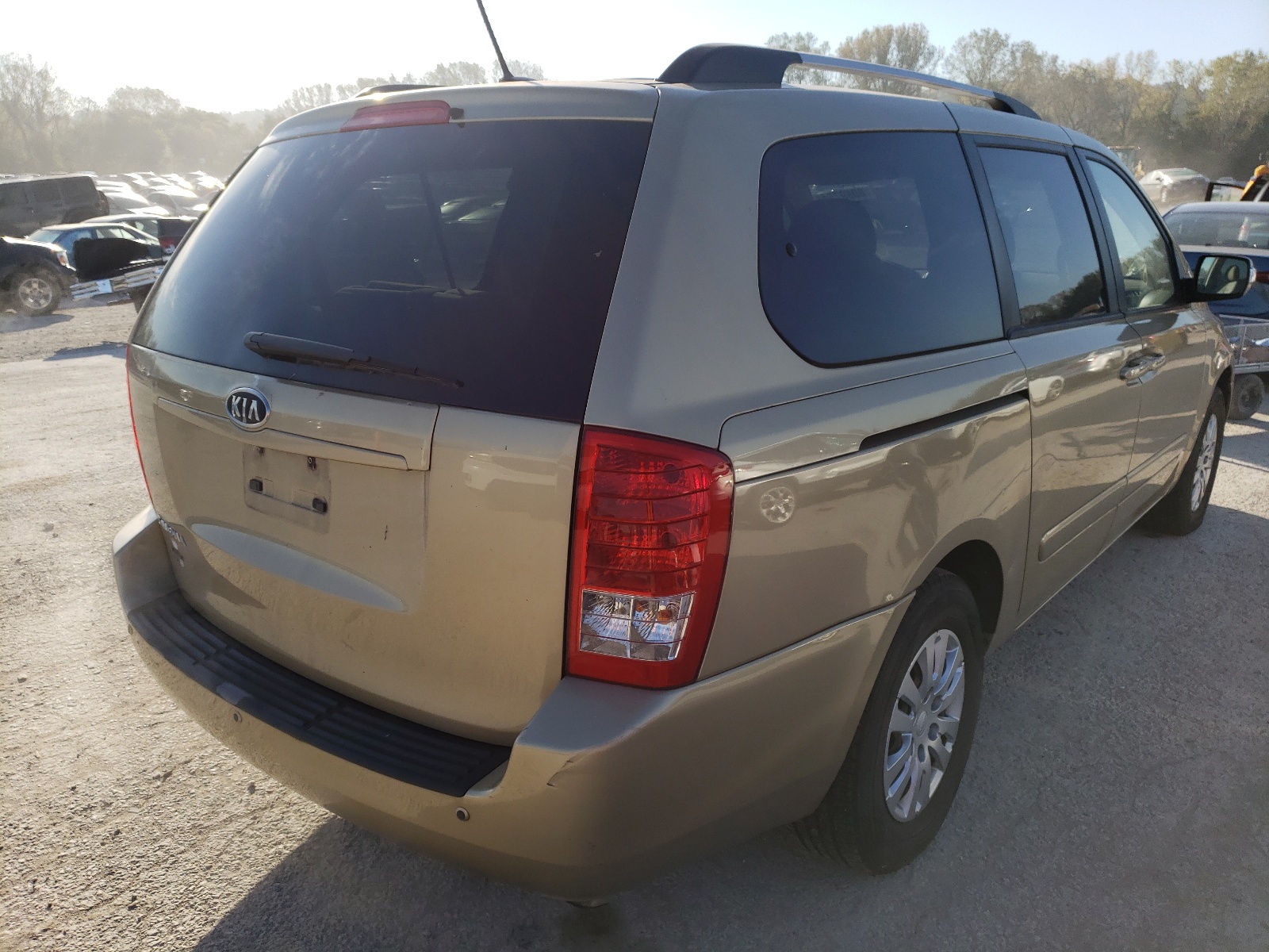 Photo 4 from auction – 2011 KIA SEDONA LX with VIN KNDMG4C73B6413530