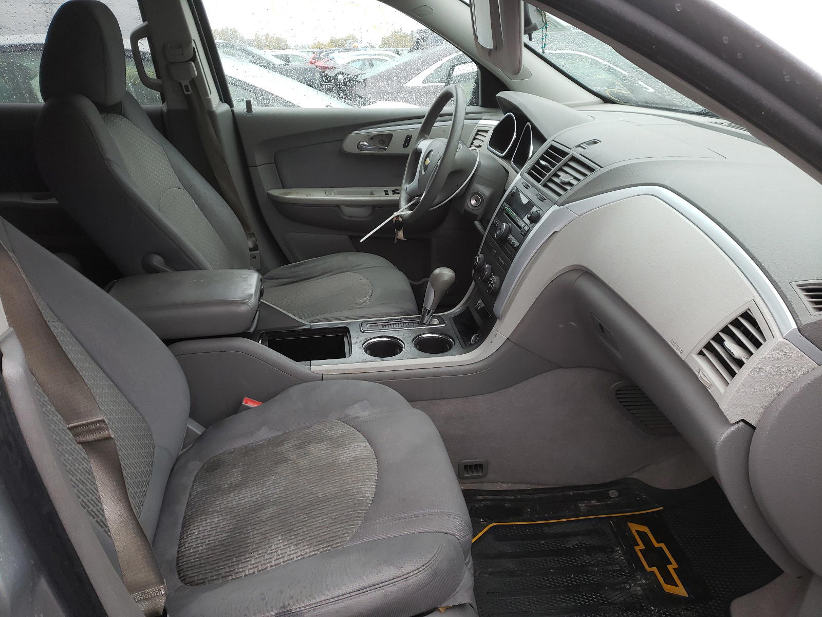 Photo 5 from auction – 2012 CHEVROLET TRAVERSE L with VIN 1GNKREED4CJ374902