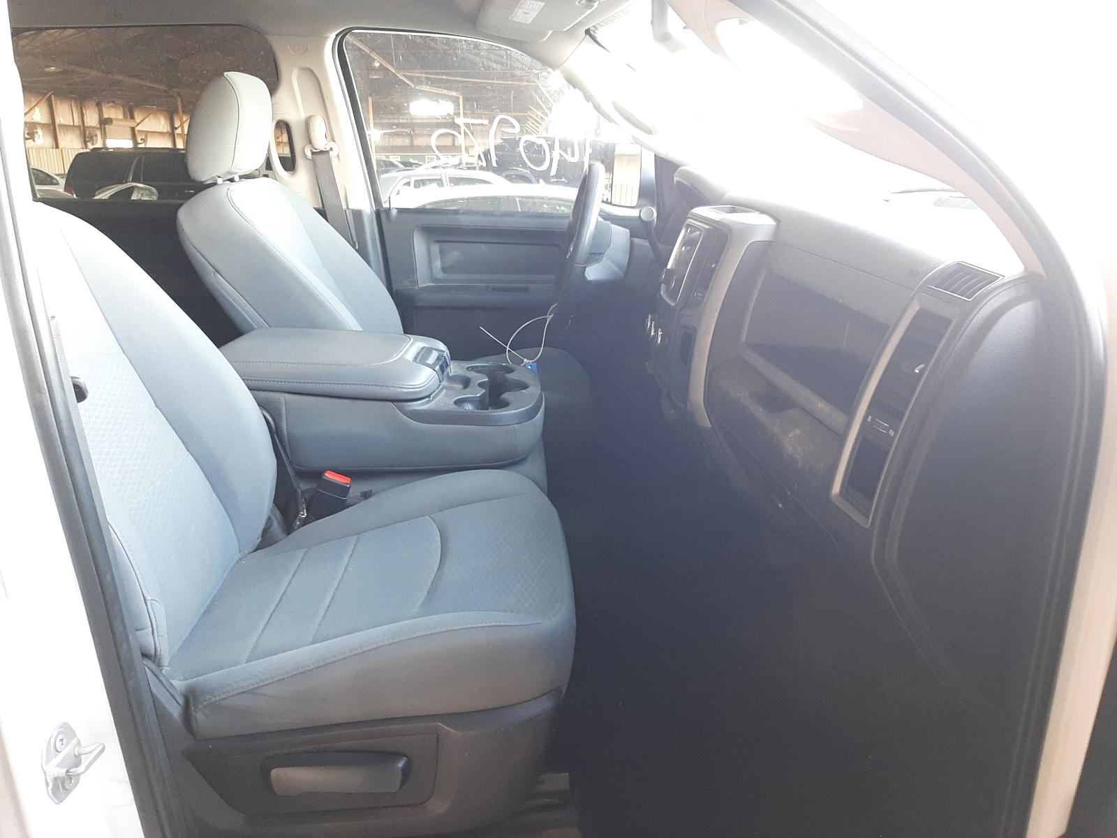 Photo 5 from auction – 2018 RAM 2500 ST with VIN 3C6UR5CJ3JG106844
