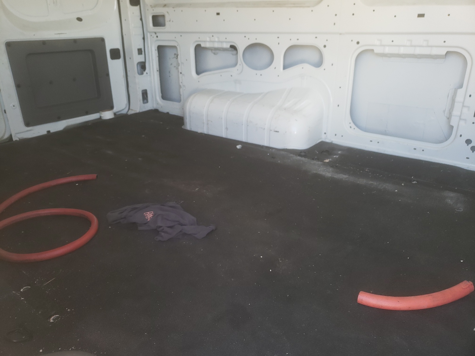 Photo 6 from auction – 2016 NISSAN NV 1500 S with VIN 1N6BF0KM4GN807414