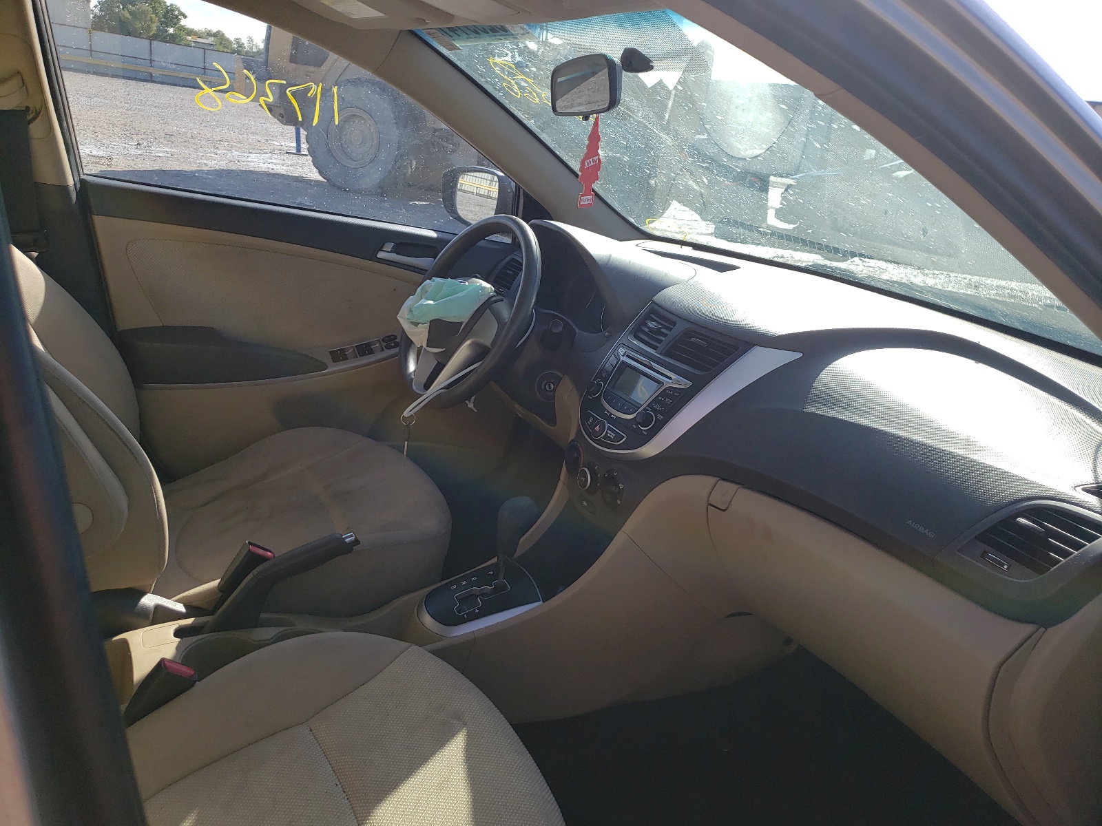 Photo 5 from auction – 2013 HYUNDAI ACCENT GLS with VIN KMHCT4AE4DU421266