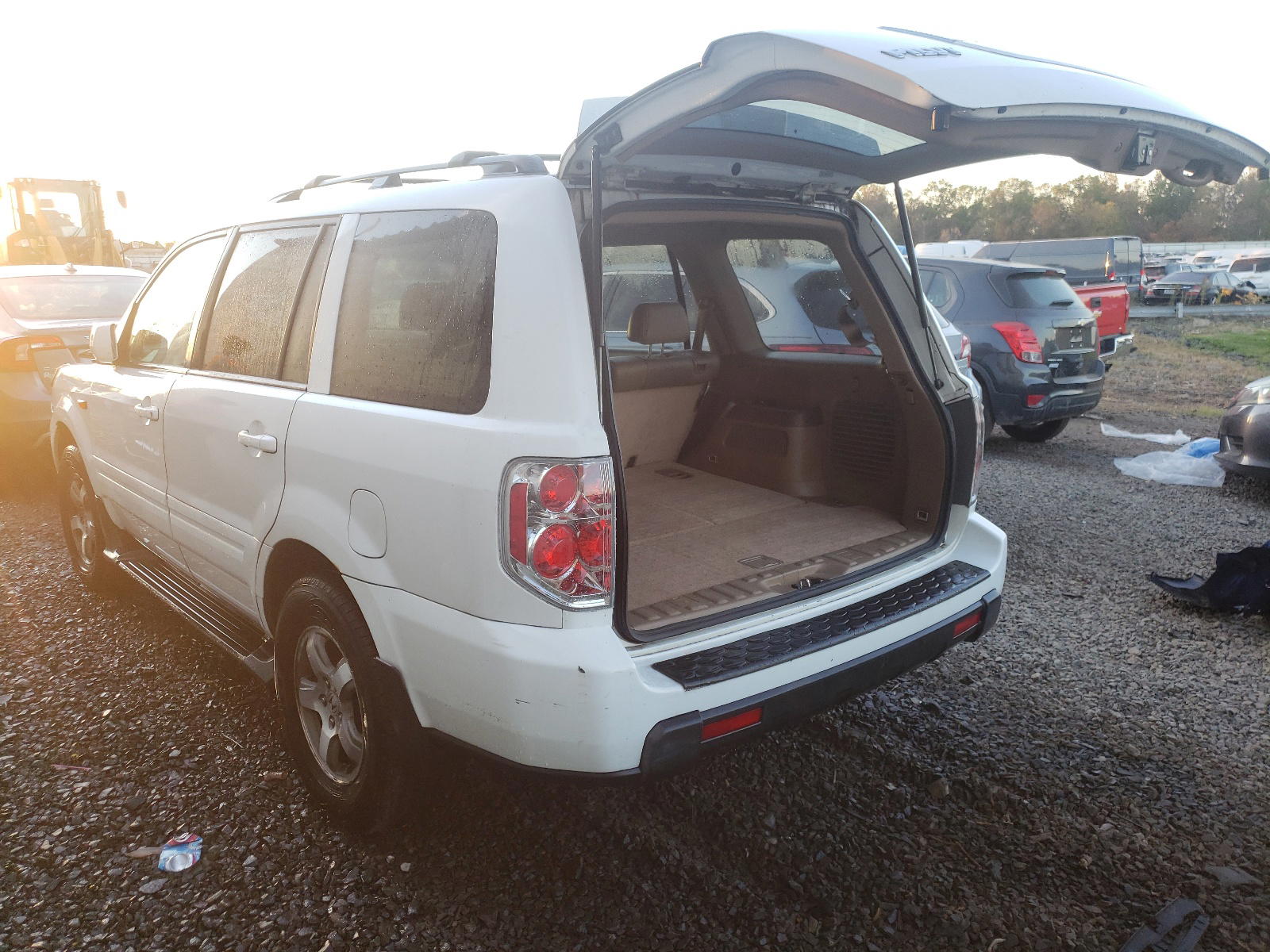 Photo 3 from auction – 2008 HONDA PILOT EXL with VIN 5FNYF18598B045149