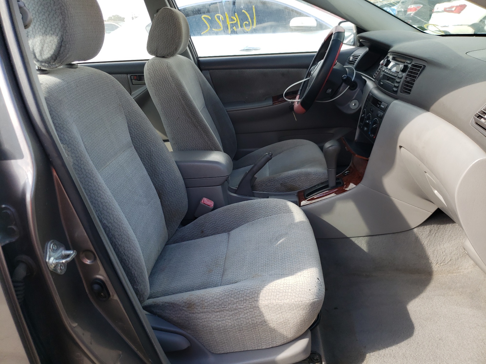 Photo 5 from auction – 2004 TOYOTA COROLLA CE with VIN 1NXBR32E04Z327453