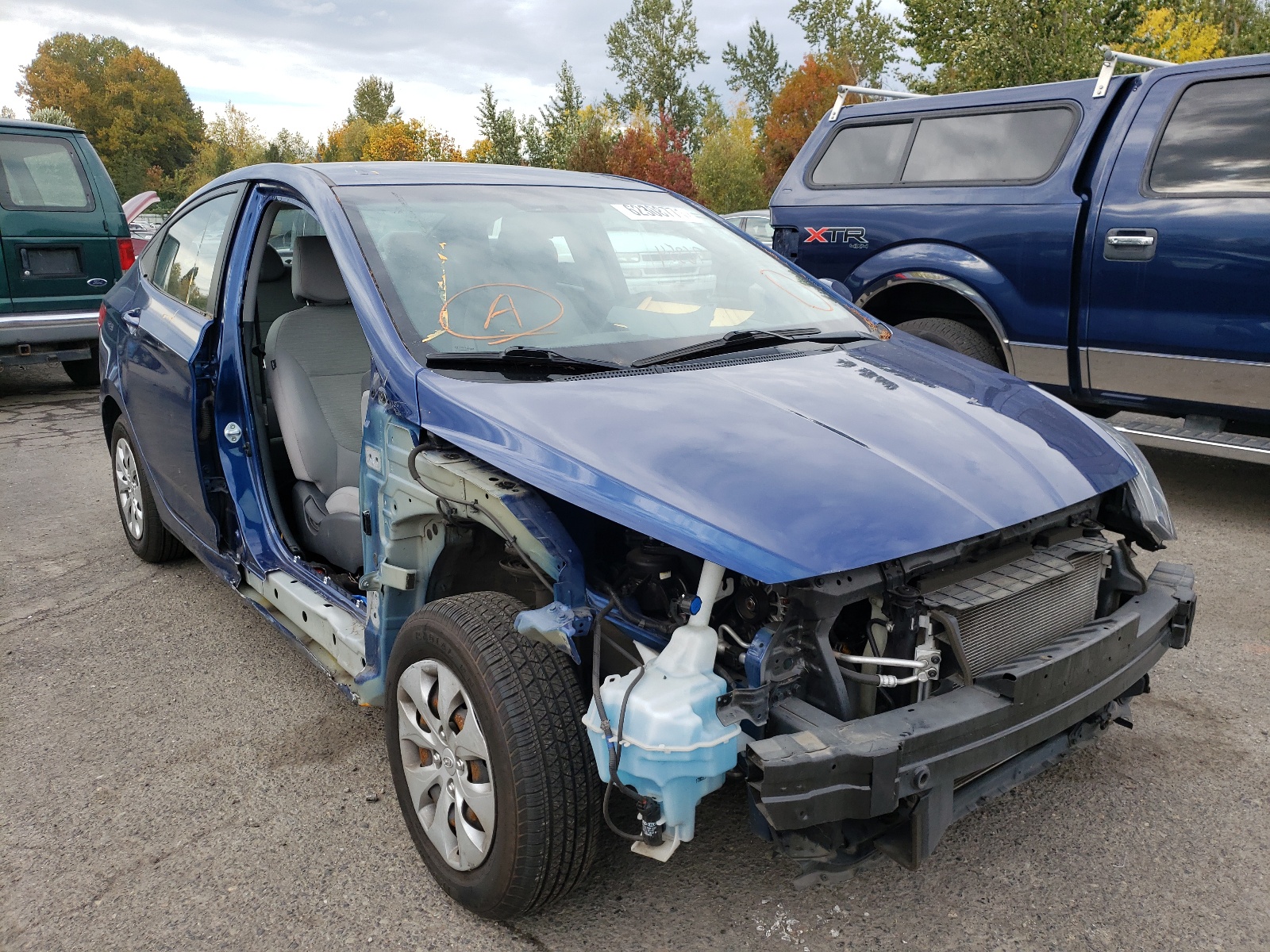 HYUNDAI ACCENT SE 2017 with VIN KMHCT4AE0HU300899 - Photo from auction