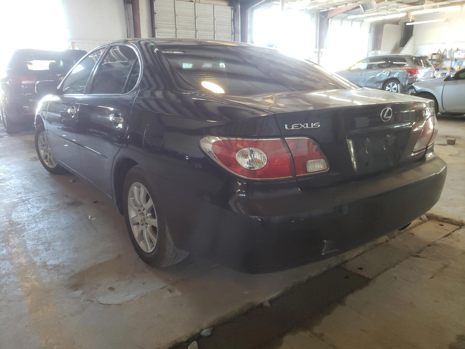 Photo 3 from auction – 2002 LEXUS ES with VIN JTHBF30G420025443