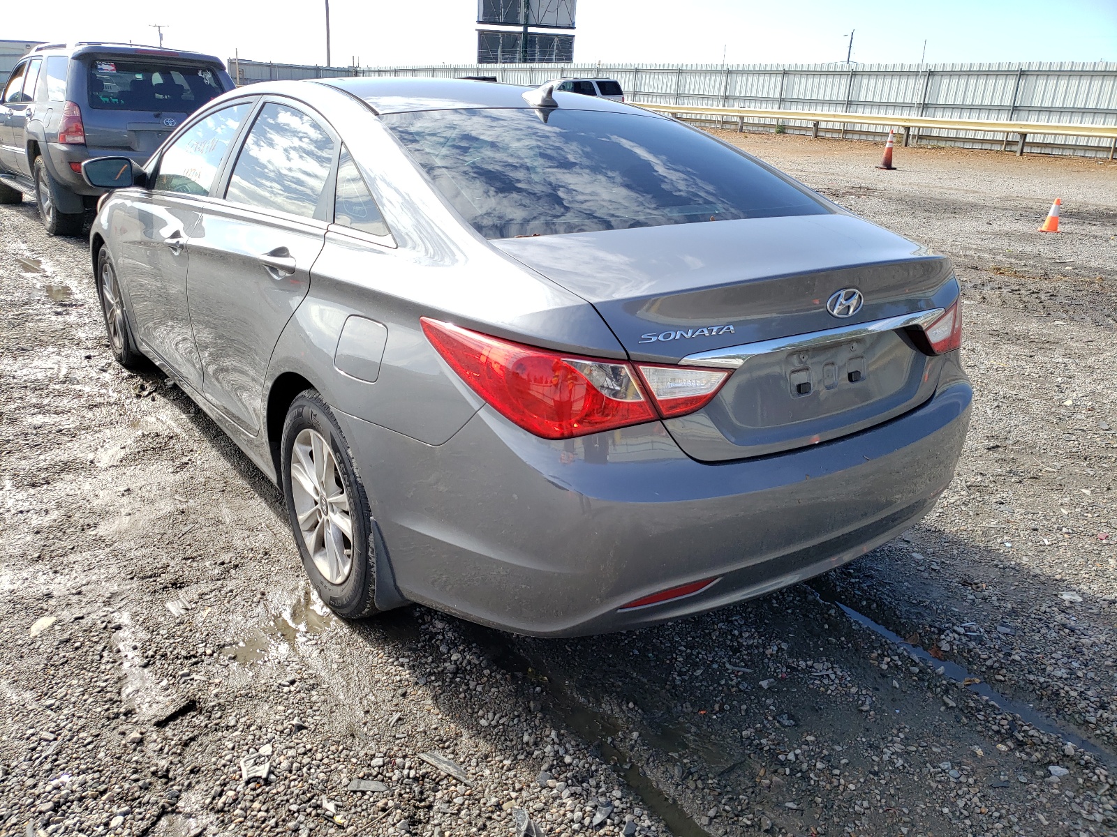 Photo 3 from auction – 2013 HYUNDAI SONATA GLS with VIN 5NPEB4AC5DH545247