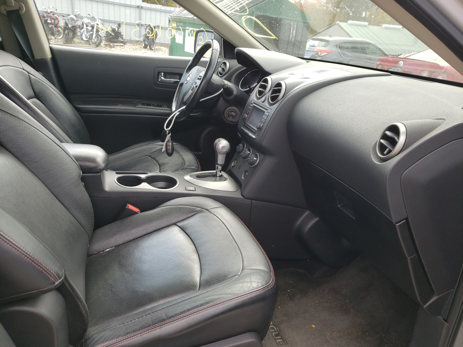Photo 5 from auction – 2012 NISSAN ROGUE S with VIN JN8AS5MV2CW355761