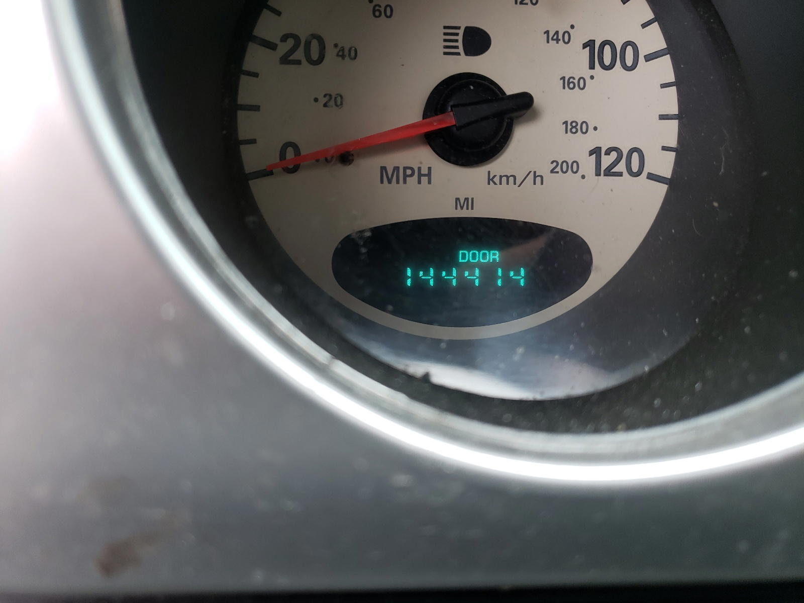 Photo 8 from auction – 2004 CHRYSLER PT CRUISER with VIN 3C4FY58B94T286154