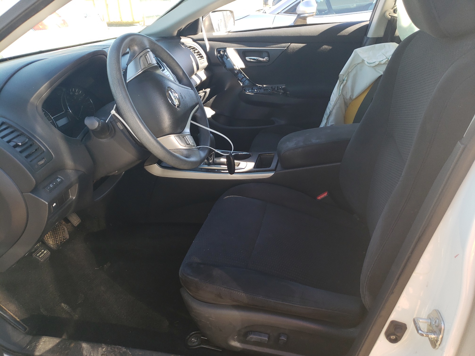 Photo 5 from auction – 2015 NISSAN ALTIMA 2.5 with VIN 1N4AL3AP2FC169622