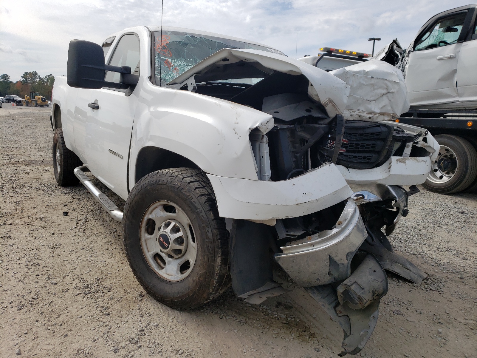 GMC SIERRA K25 2011 with VIN 1GT22ZCG2BZ273794 - Photo from auction