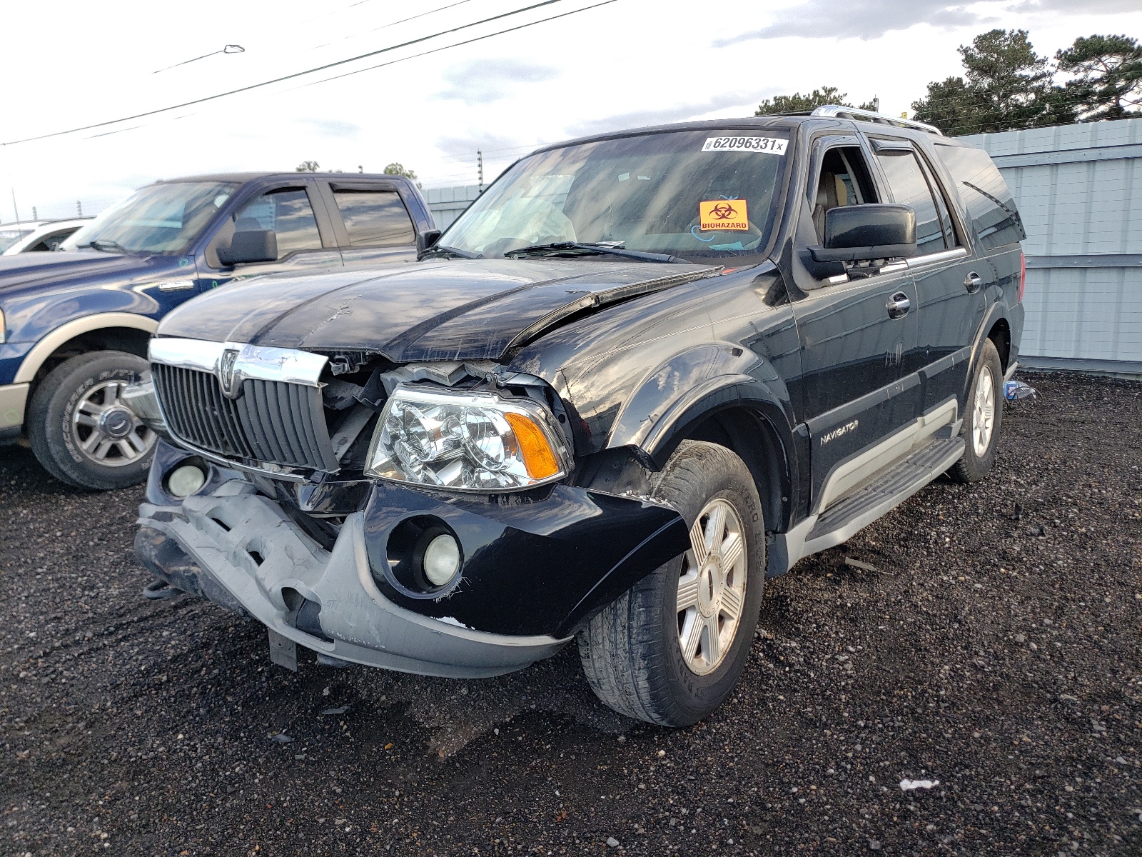 Photo 2 from auction – 2003 LINCOLN NAVIGATOR with VIN 5LMFU27R43LJ07577