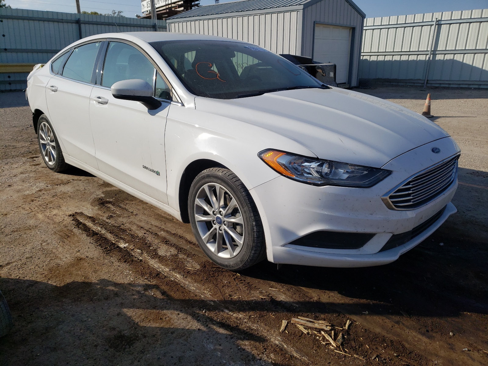 FORD FUSION SE 2017 with VIN 3FA6P0LU5HR344588 - Photo from auction