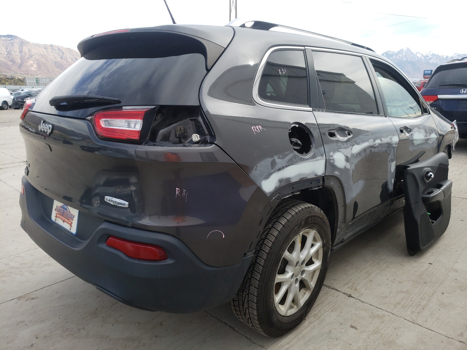 Photo 4 from auction – 2015 JEEP CHEROKEE L with VIN 1C4PJMCBXFW609523