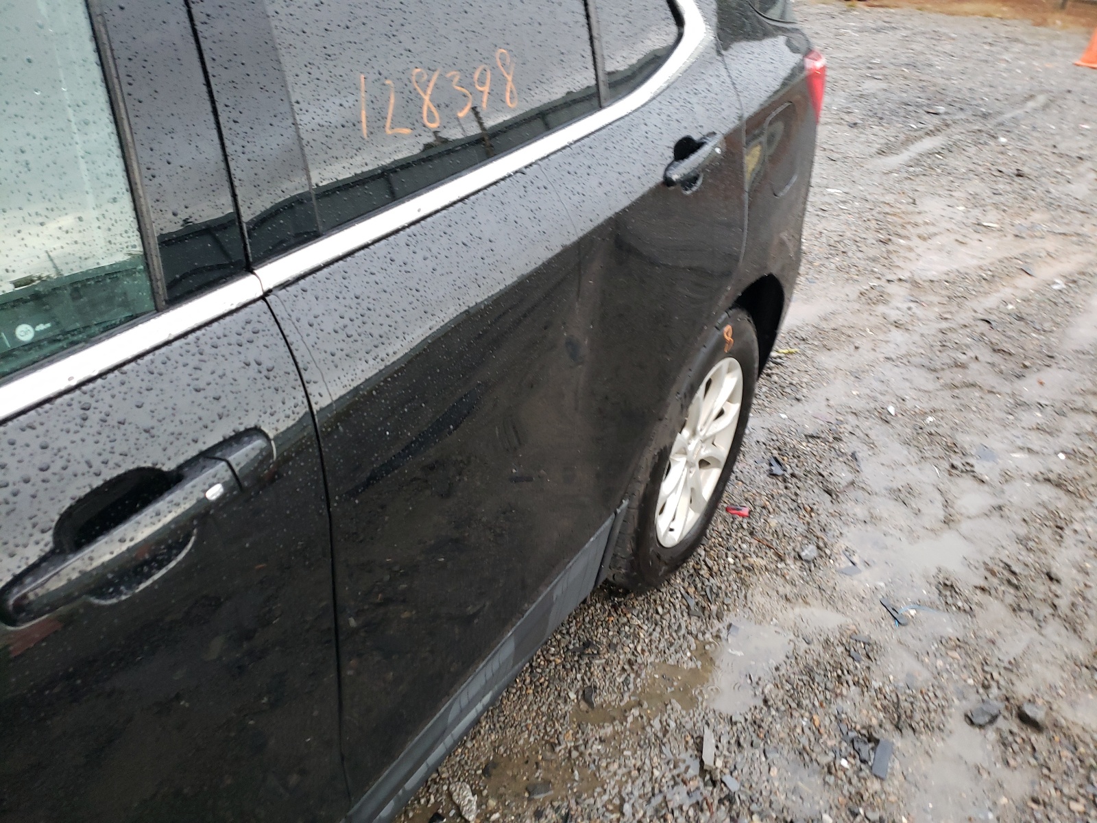 Photo 9 from auction – 2018 CHEVROLET EQUINOX LT with VIN 2GNAXJEV0J6218952