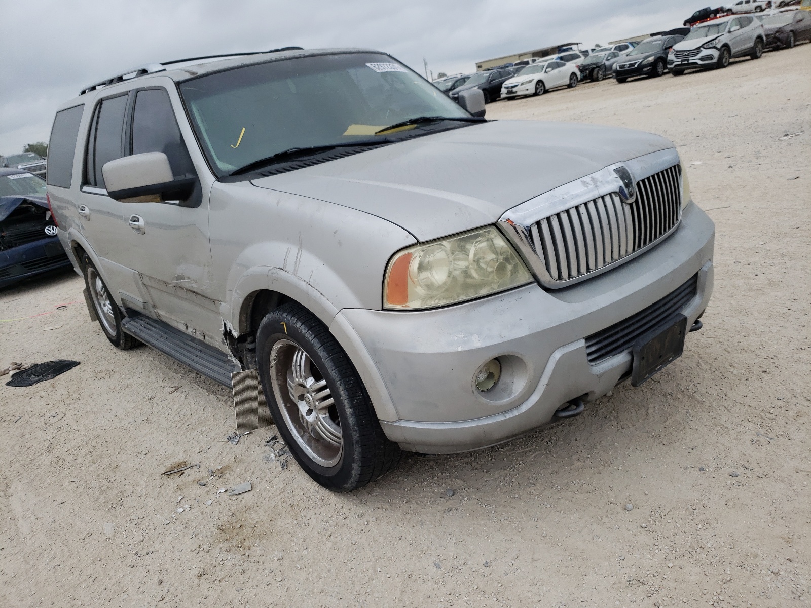 LINCOLN NAVIGATOR 2003 with VIN 5LMFU27R03LJ15675 - Photo from auction