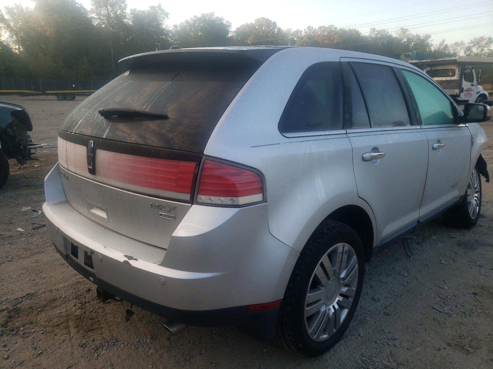 Photo 4 from auction – 2010 LINCOLN MKX with VIN 2LMDJ8JC9ABJ02337