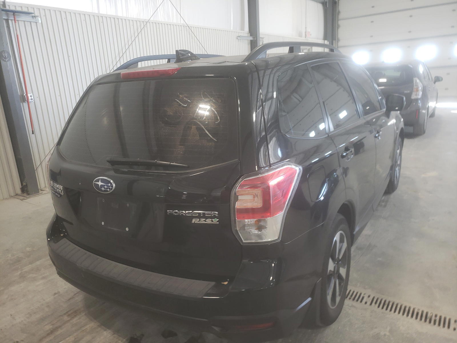 Photo 4 from auction – 2017 SUBARU FORESTER 2 with VIN JF2SJABC5HH493840