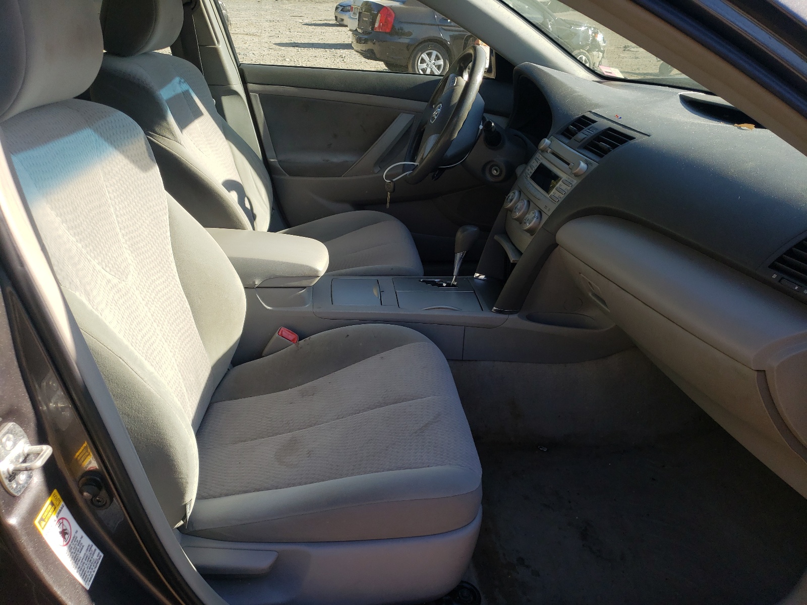 Photo 5 from auction – 2010 TOYOTA CAMRY BASE with VIN 4T1BF3EK1AU009170