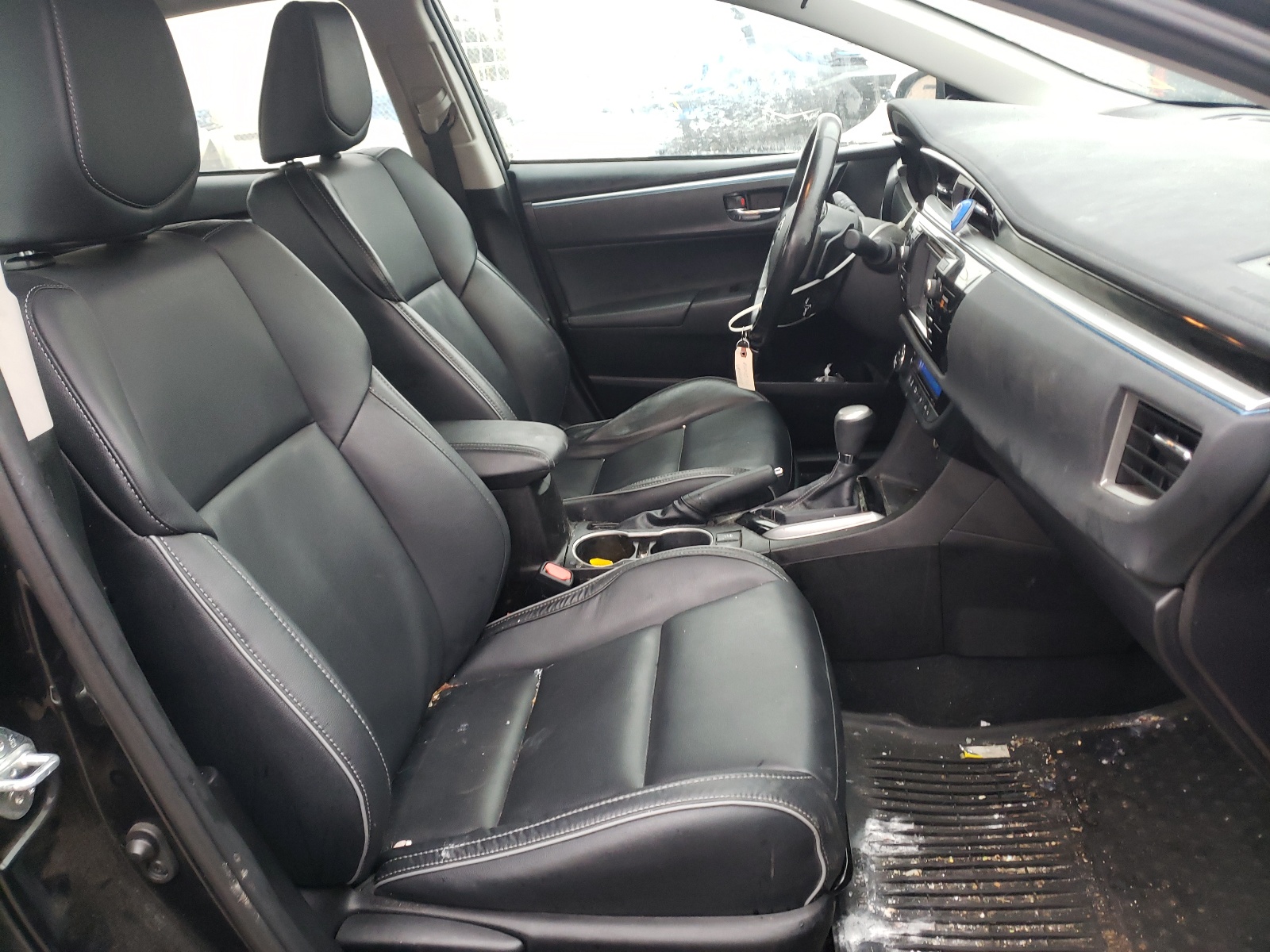 Photo 5 from auction – 2015 TOYOTA COROLLA L with VIN 5YFBURHE1FP202247