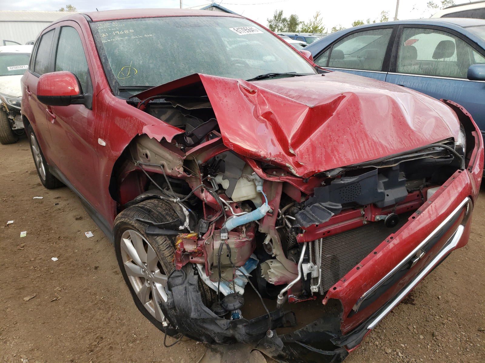 MITSUBISHI OUTLANDER 2015 with VIN 4A4AR3AU0FE028835 - Photo from auction