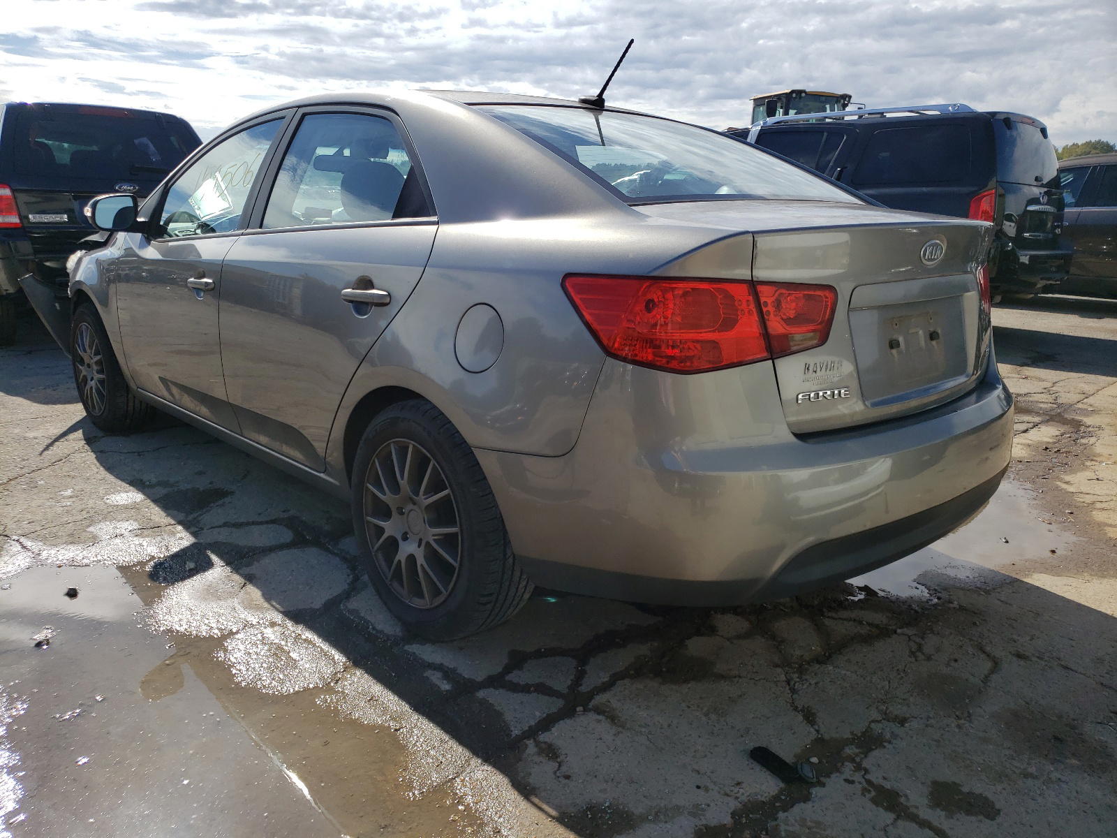 Photo 3 from auction – 2010 KIA FORTE EX with VIN KNAFU4A2XA5059807