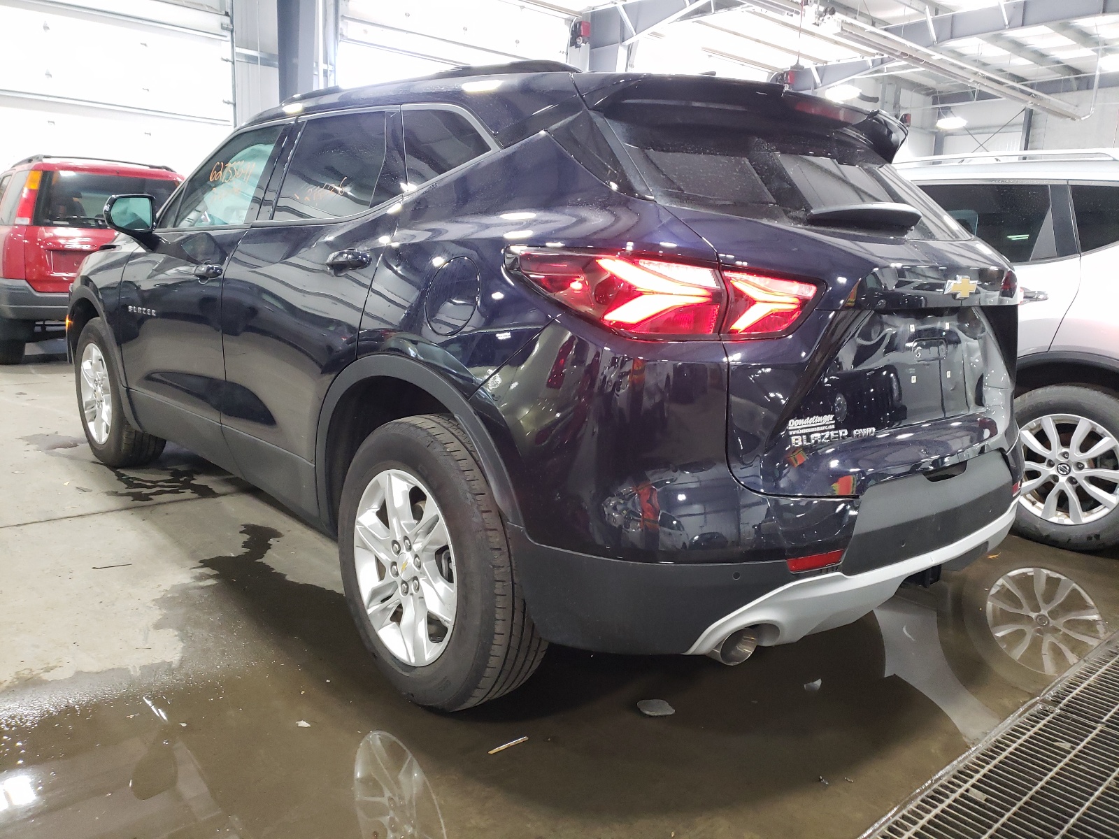 Photo 3 from auction – 2020 CHEVROLET BLAZER 2LT with VIN 3GNKBHRS6LS625061