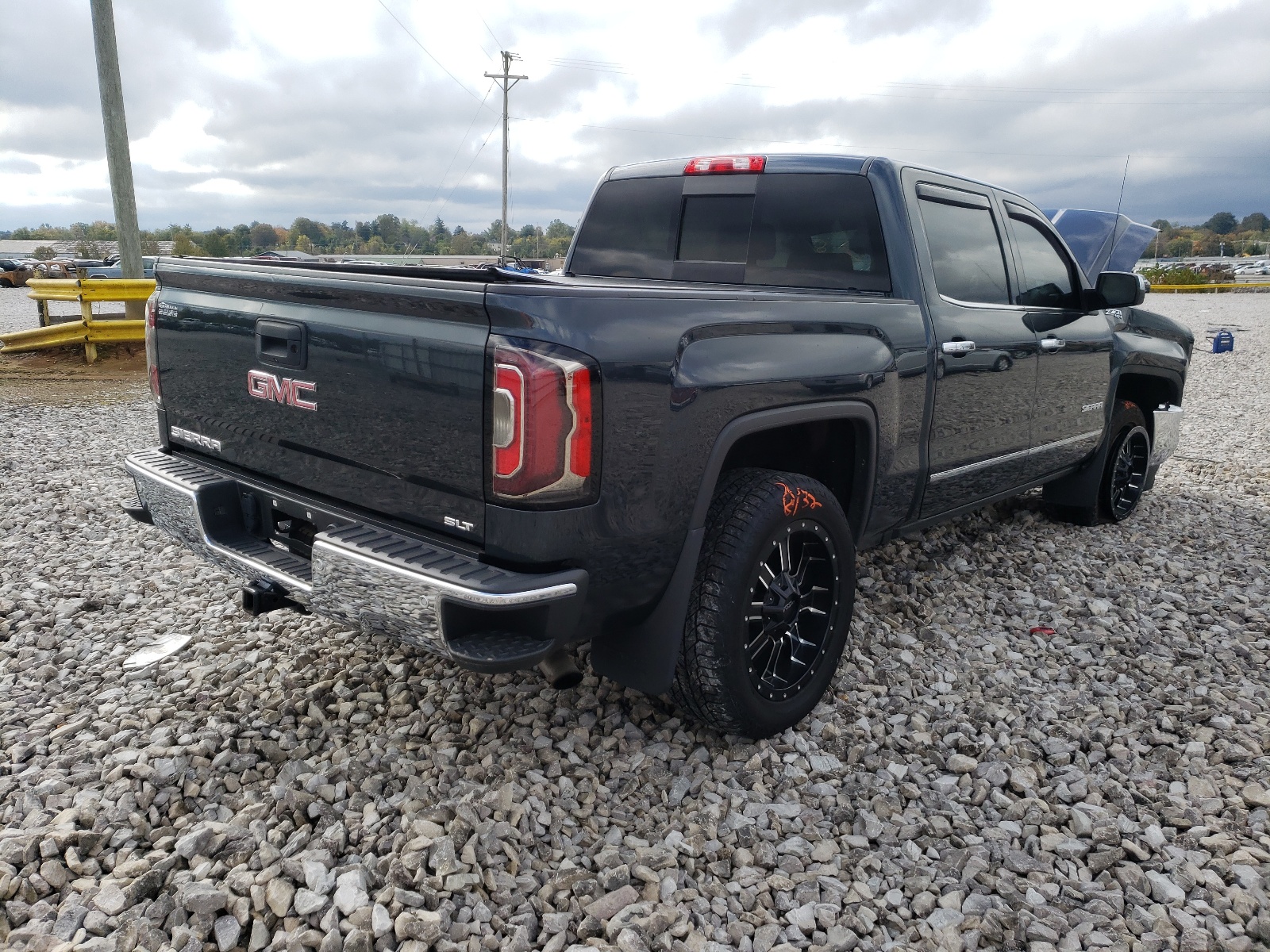 Photo 4 from auction – 2017 GMC SIERRA with VIN 3GTU2NEJ7HG447748