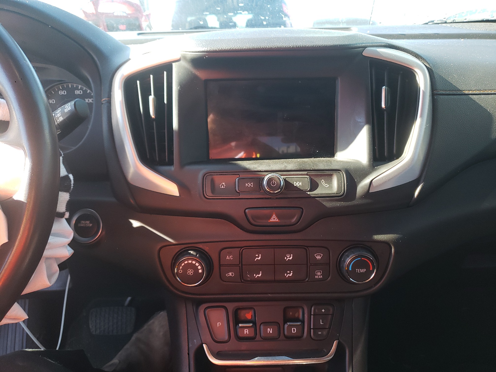 Photo 9 from auction – 2018 GMC TERRAIN SL with VIN 3GKALMEV6JL401343