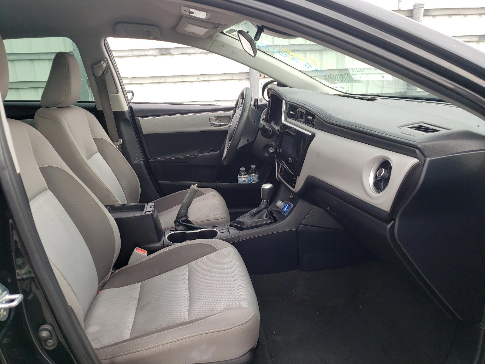 Photo 5 from auction – 2018 TOYOTA COROLLA L with VIN 2T1BURHEXJC065012