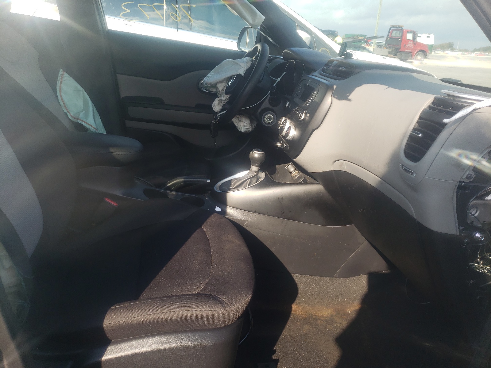 Photo 5 from auction – 2016 KIA SOUL with VIN KNDJN2A26G7284611