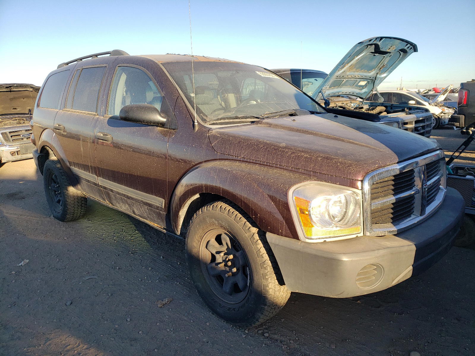 DODGE DURANGO ST 2005 with VIN 1D4HB38N75F613934 - Photo from auction