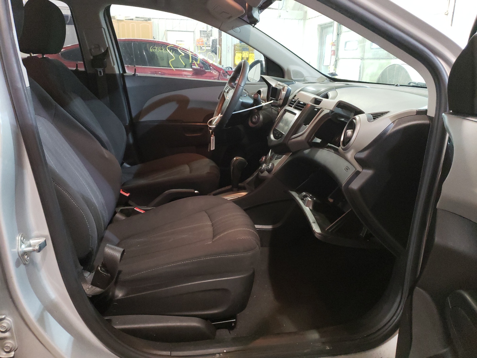 Photo 5 from auction – 2015 CHEVROLET SONIC LT with VIN 1G1JC5SH3F4114368