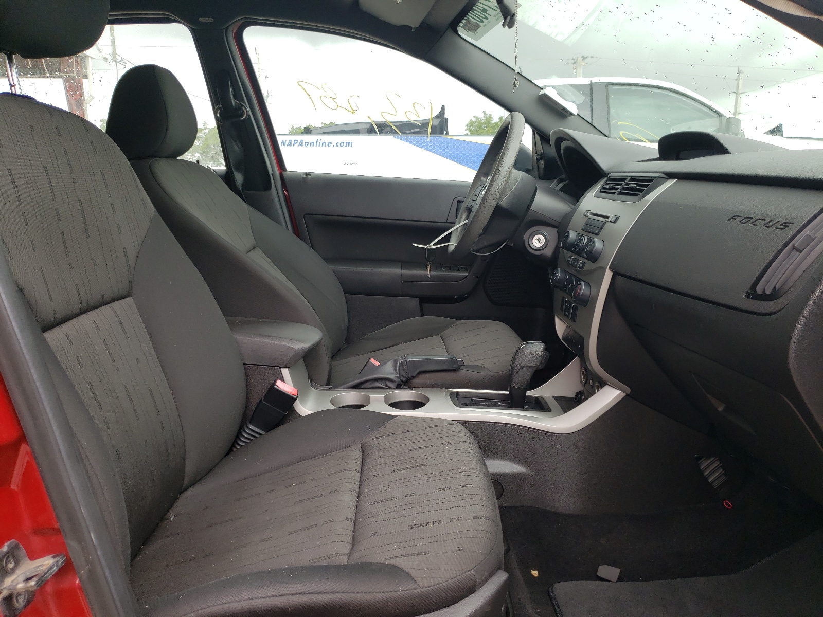 Photo 5 from auction – 2010 FORD FOCUS SE with VIN 1FAHP3FN6AW120862