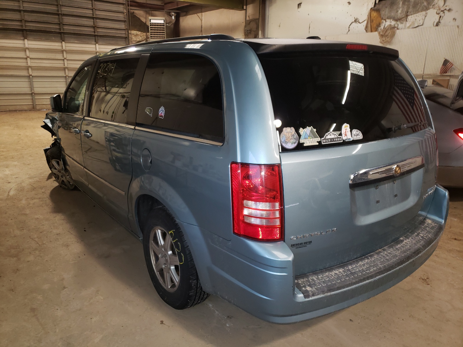 Photo 3 from auction – 2010 CHRYSLER TOWN & COU with VIN 2A4RR5D17AR348022