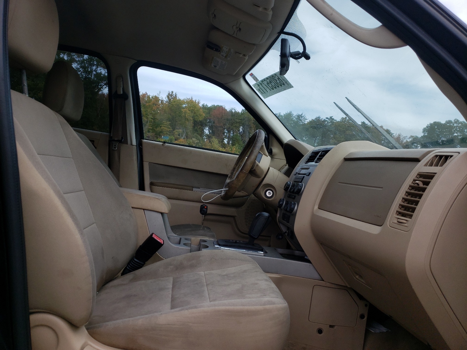 Photo 5 from auction – 2010 FORD ESCAPE XLT with VIN 1FMCU9DG7AKC27832