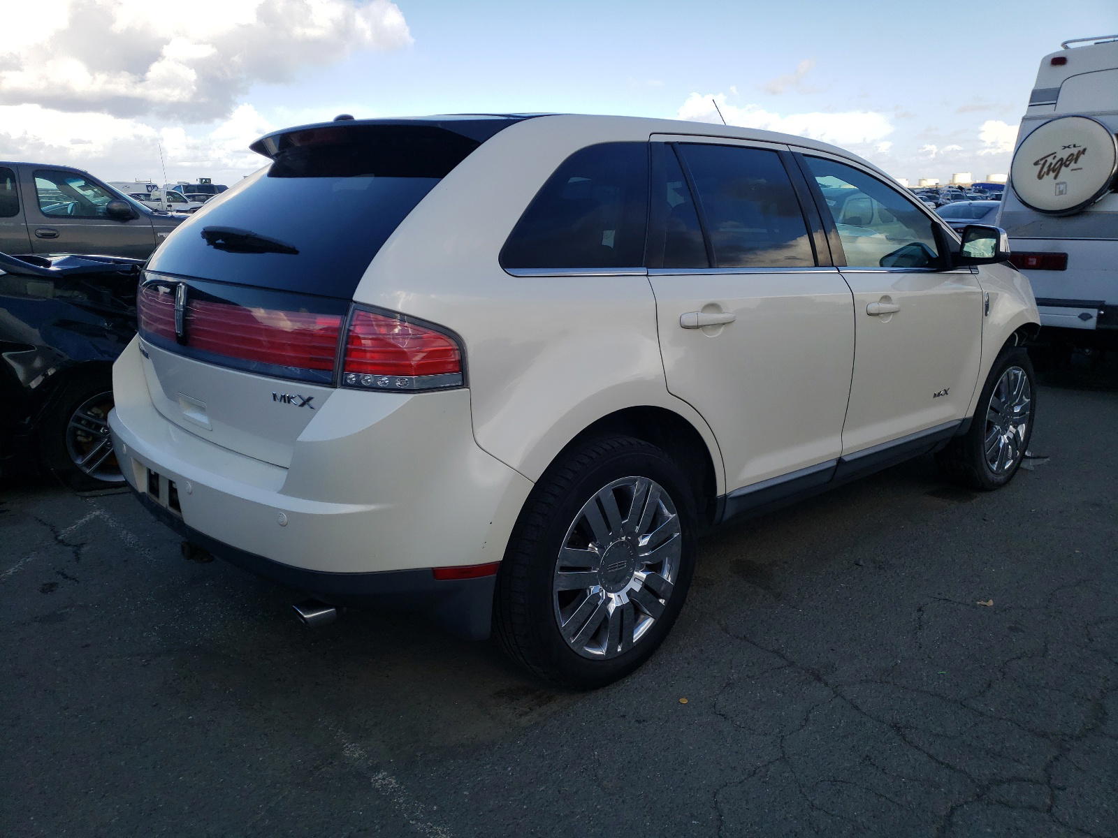 Photo 4 from auction – 2008 LINCOLN MKX with VIN 2LMDU68C88BJ25880