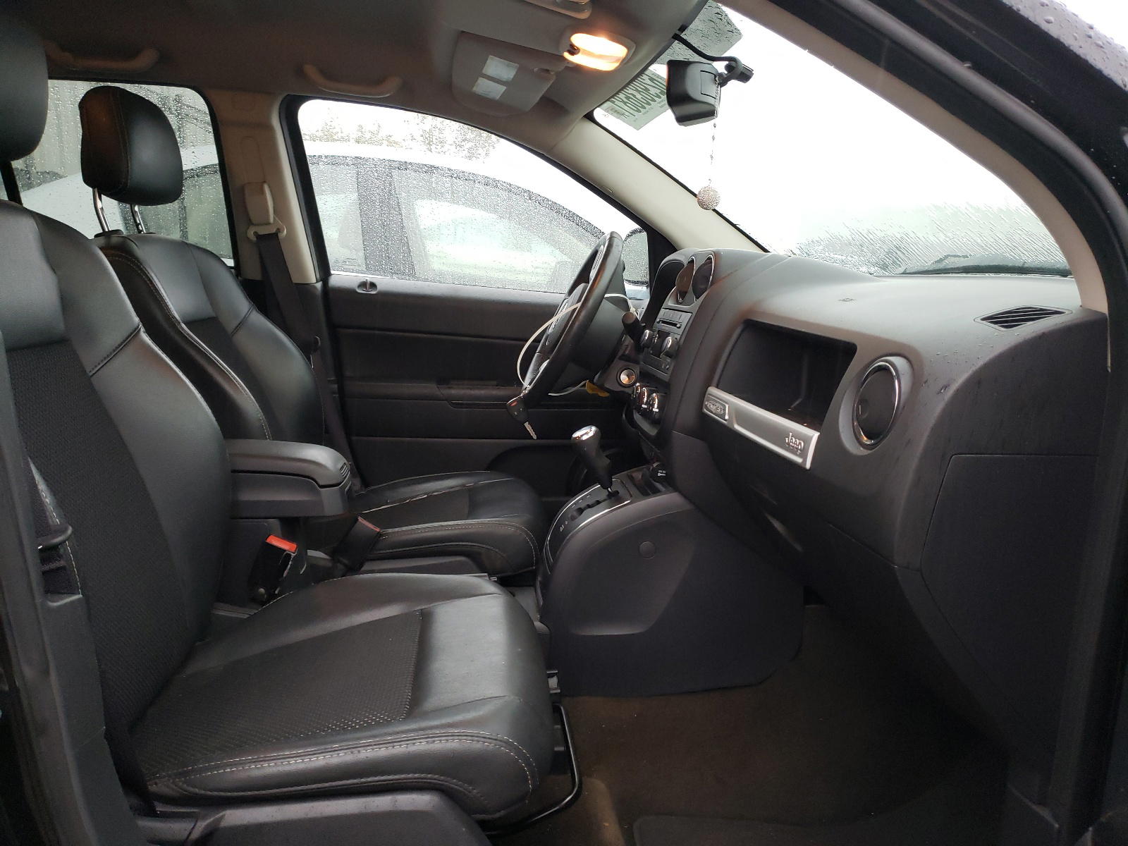 Photo 5 from auction – 2017 JEEP COMPASS SP with VIN 1C4NJCBA1HD170916