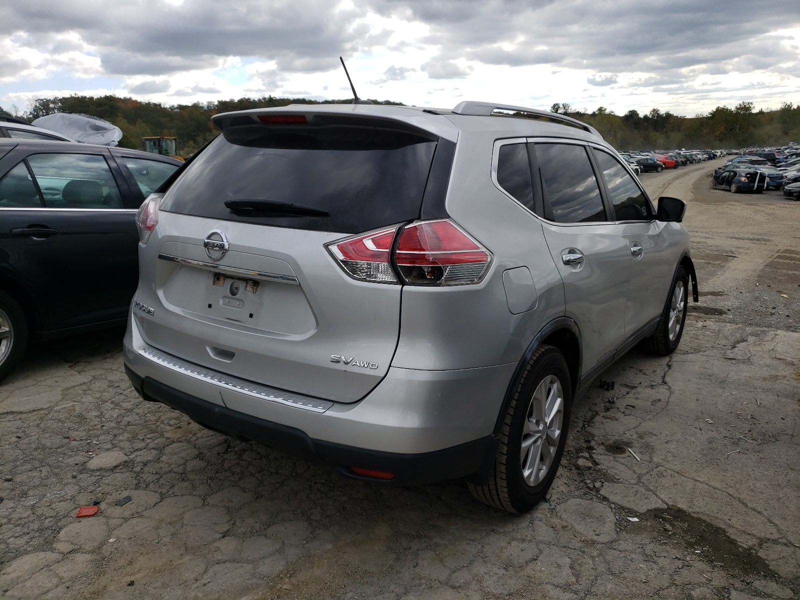 Photo 4 from auction – 2015 NISSAN ROGUE S with VIN 5N1AT2MKXFC764749