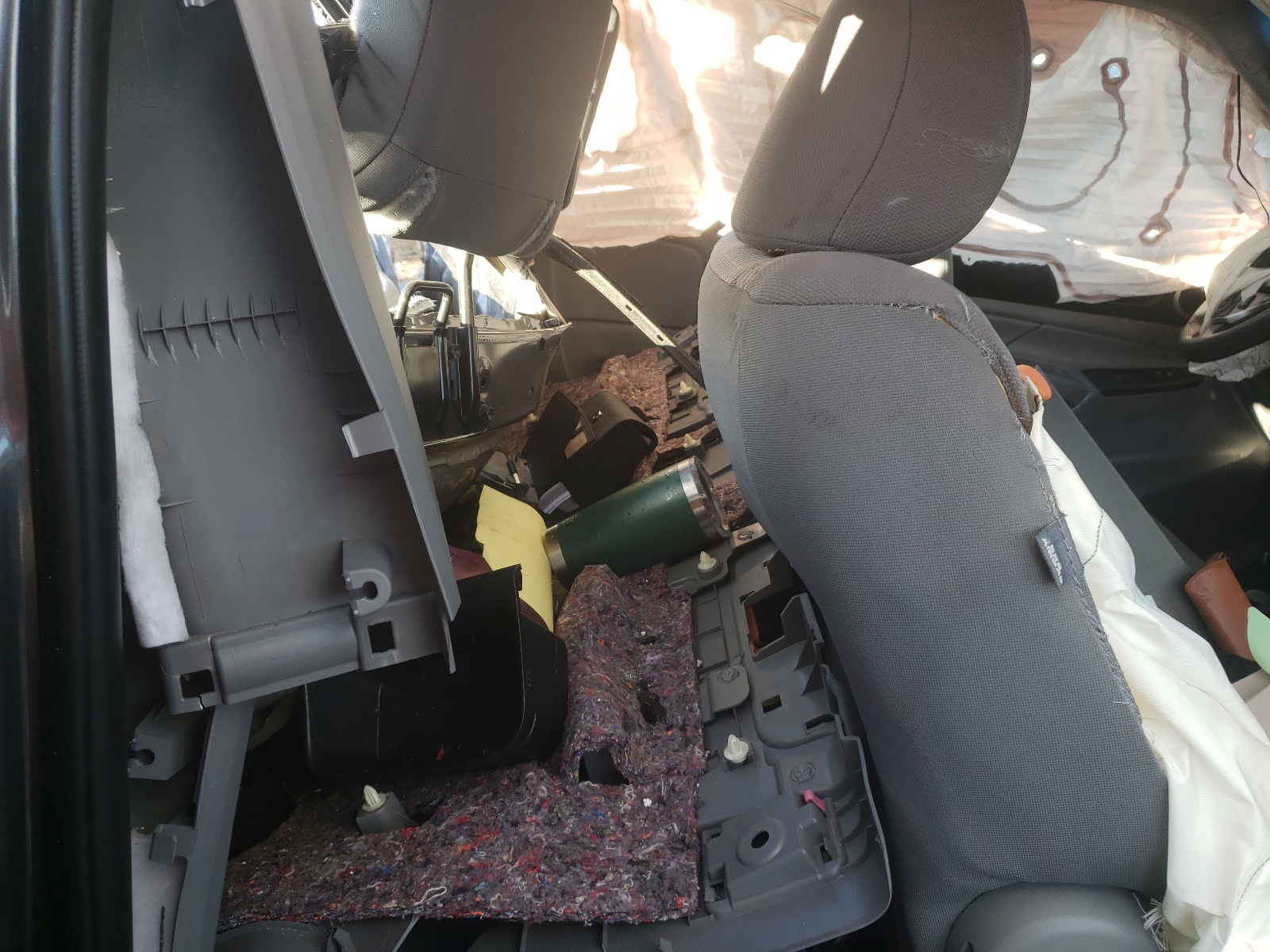 Photo 6 from auction – 2015 TOYOTA TACOMA with VIN 5TFTX4CN8FX048322