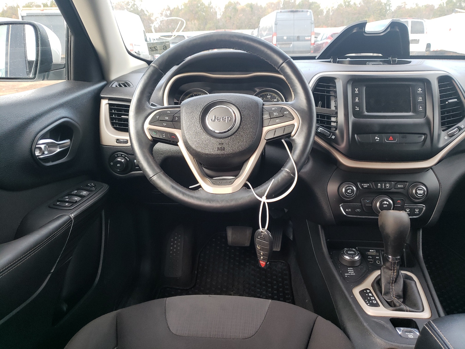Photo 9 from auction – 2017 JEEP CHEROKEE L with VIN 1C4PJMCS9HW532520