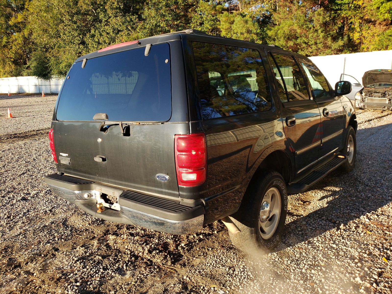 Photo 4 from auction – 1999 FORD EXPEDITION with VIN 1FMRU1866XLA66762