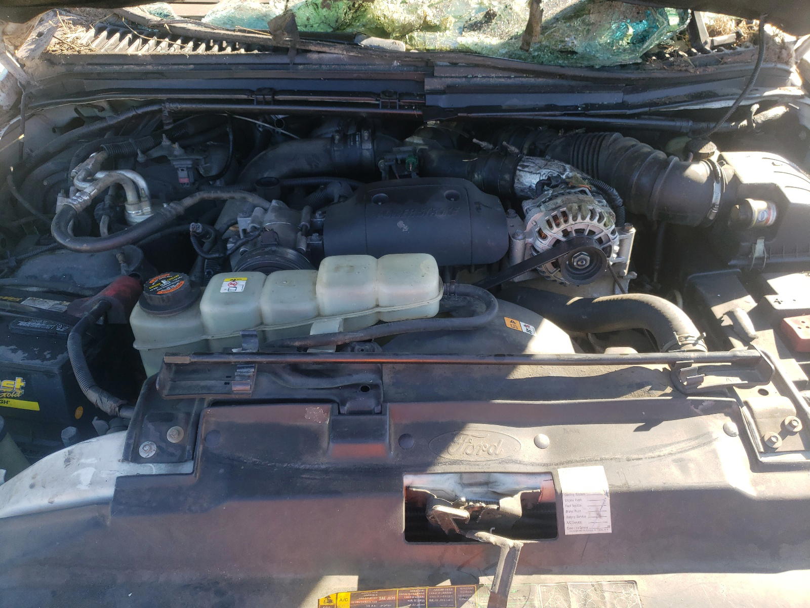 Photo 7 from auction – 2000 FORD EXCURSION with VIN 1FMSU43F5YEC77550