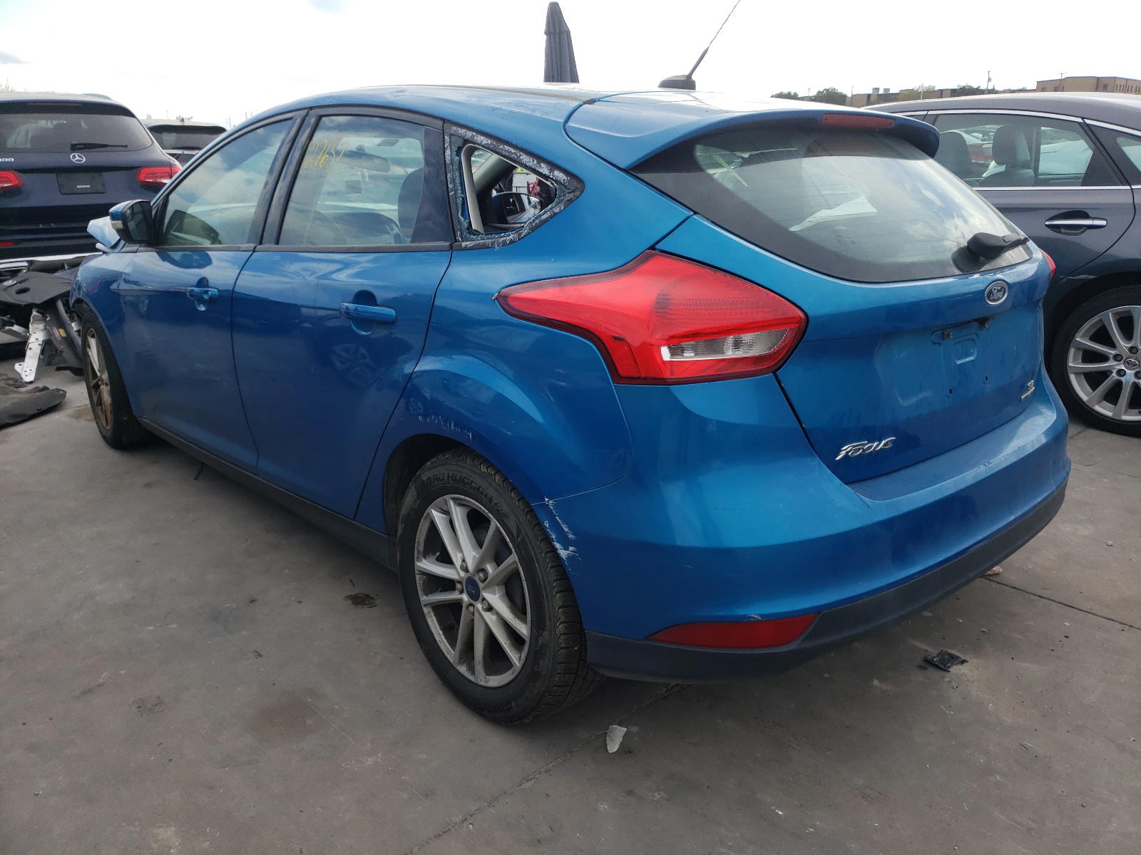Photo 3 from auction – 2015 FORD FOCUS SE with VIN 1FADP3K21FL222864