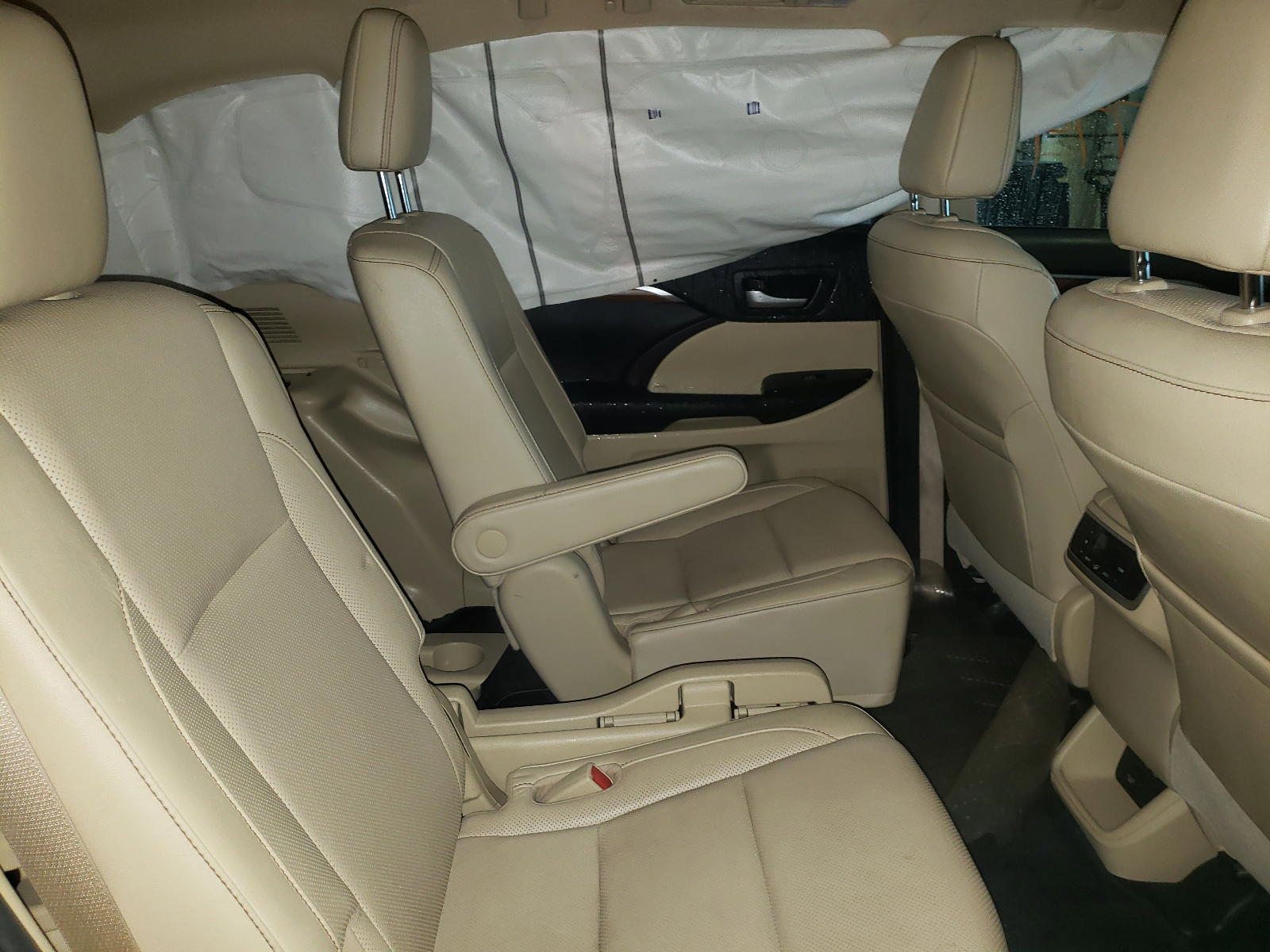 Photo 6 from auction – 2017 TOYOTA HIGHLANDER with VIN 5TDYZRFH8HS191136